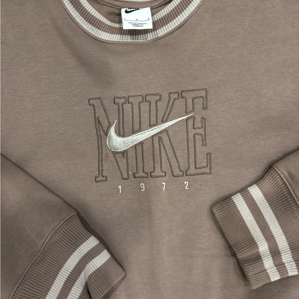 Nike Brown Crewneck Sweatshirt with White Stripe Accents - Picture 2 of 4